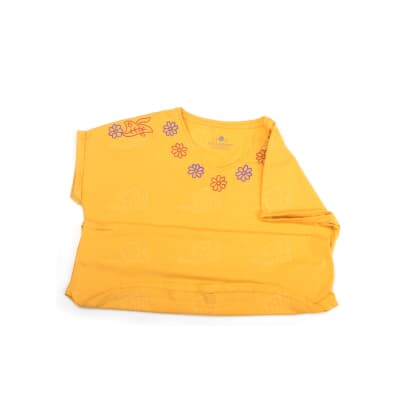 تی شرت نخی‏ سوزن دوزی‏ سایز ‏فری‏ زرد‏ طرح ‏شقایق‏ 